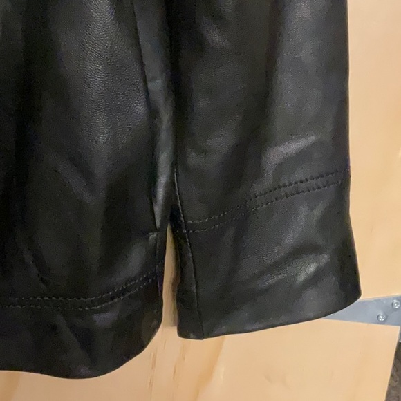 Company Ellen Tracy women Leather jacket, size M color black - Picture 5 of 9